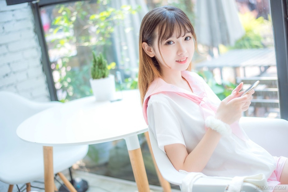 “是又如何？”刘璝冷哼一声道，他现在一门心思找刘璋报仇，但也没想过真投了吕布，因此态度格外强硬。